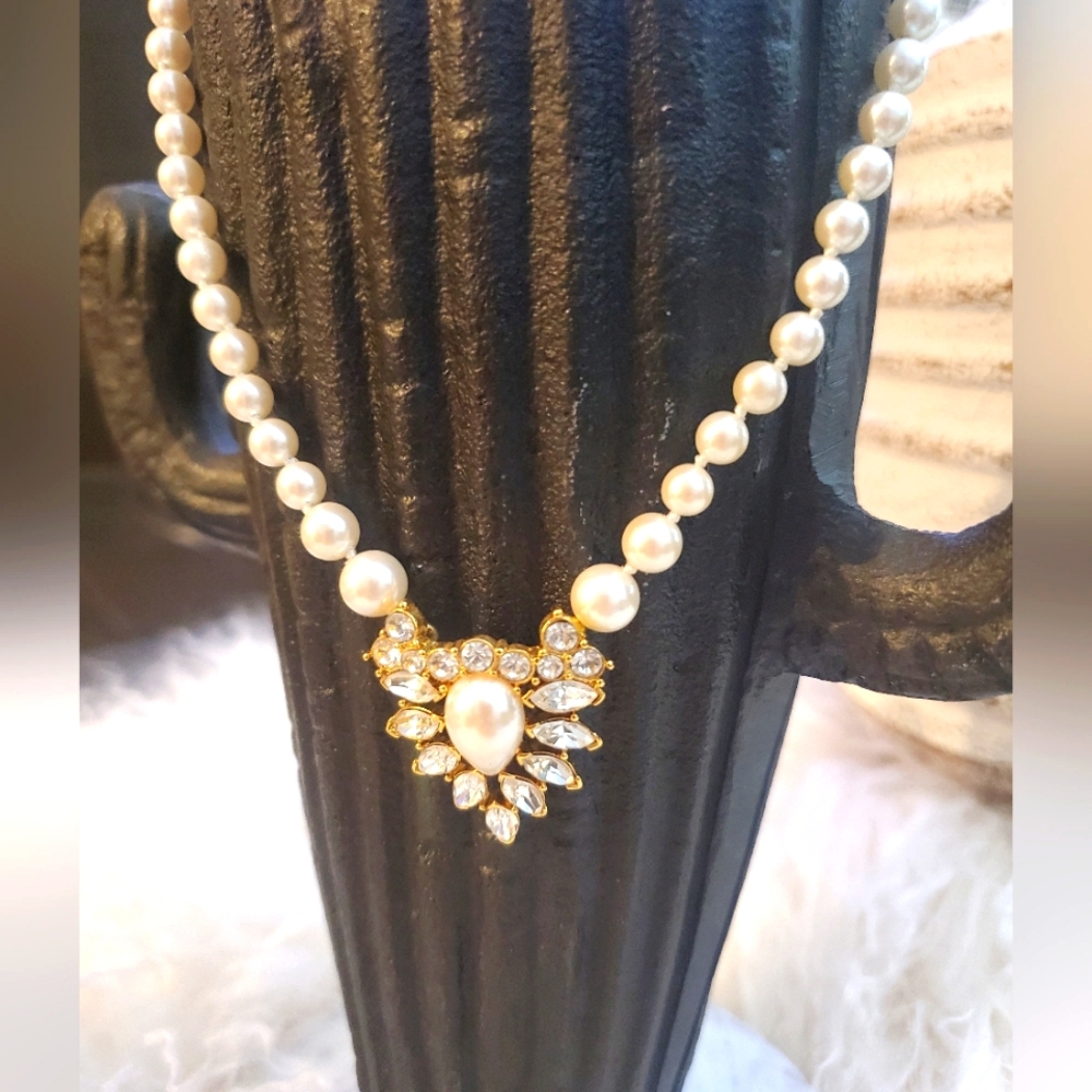 💝Gorgeous Pearl and Gold Necklace, Would be a Great Wedding Piece